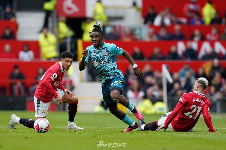 人防守松散 人防守松散